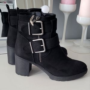 WHITE MOUNTAIN New Gilmour Bootie 7.5